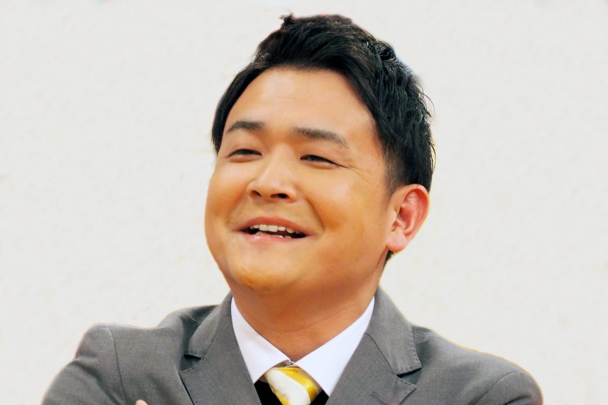 「千鳥」ノブの妻が超美人?嫁さんとの馴れ初めや癖強エピソードを紹介